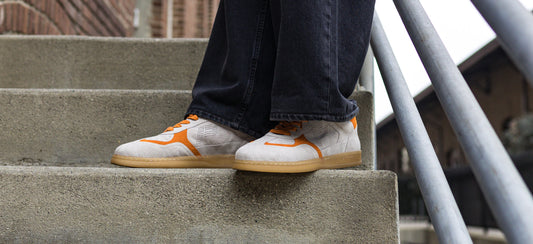 P1 sneaker Ice Grey Orange lace-up